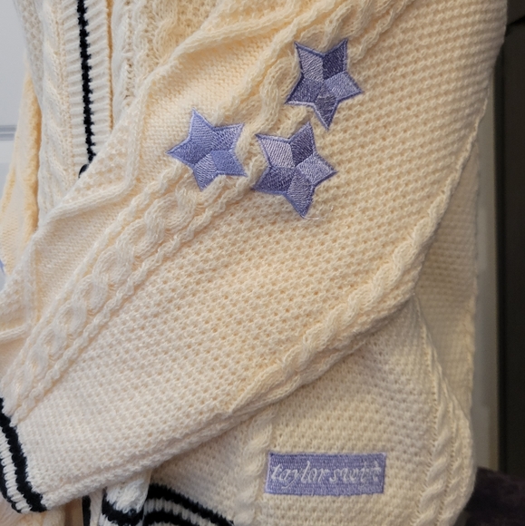 Star Patch Cardigan - Picture 4 of 7